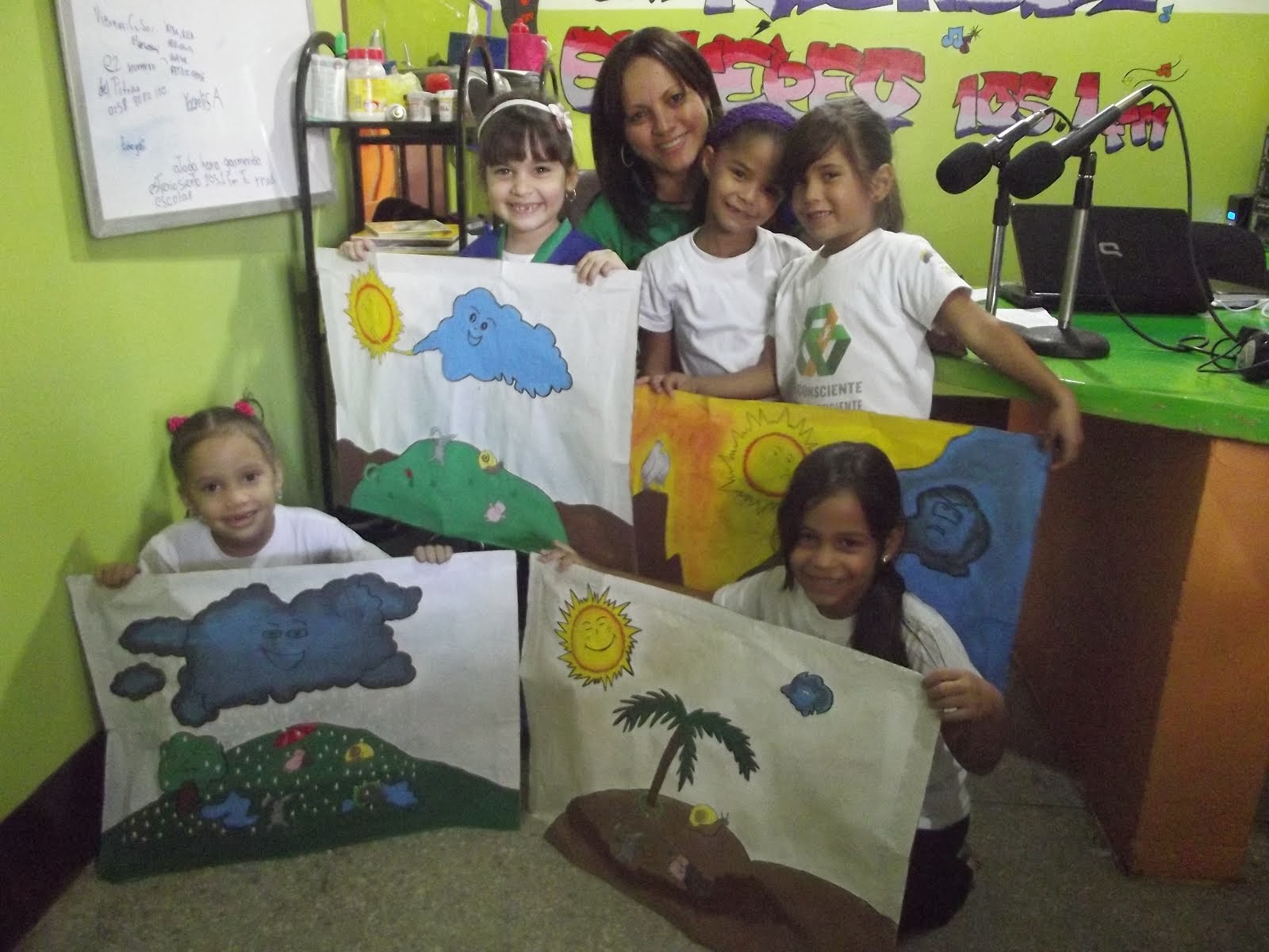 LOS PEQUEÑOS PREGUNTONES DE 1º GRADO CON LA  PROFESORA SOFIA CASTILLO