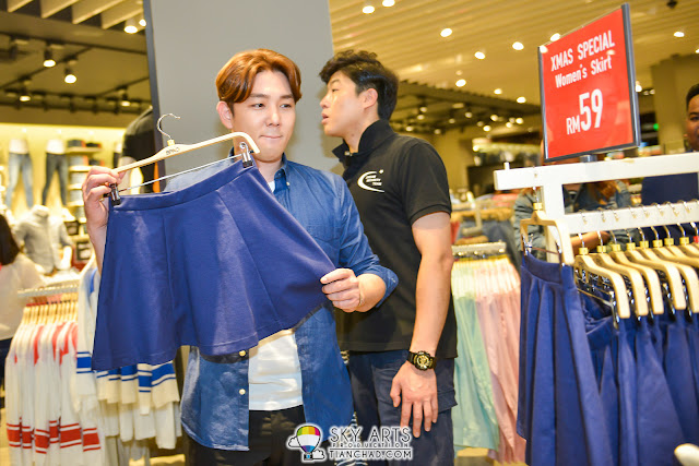 A woman skirt hand picked by KangIn