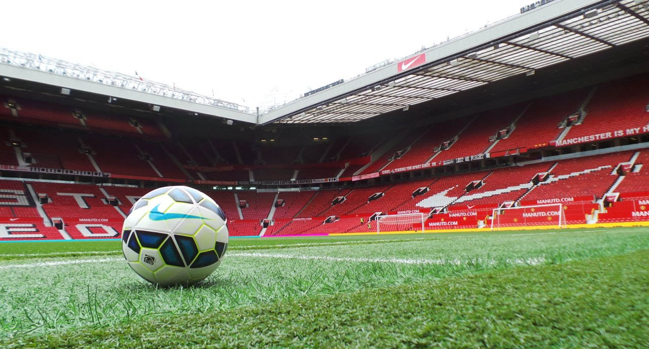 agua misil igual Manchester is Red - Old Trafford is Being Prepared for the Adidas Kit  Launch - Footy Headlines
