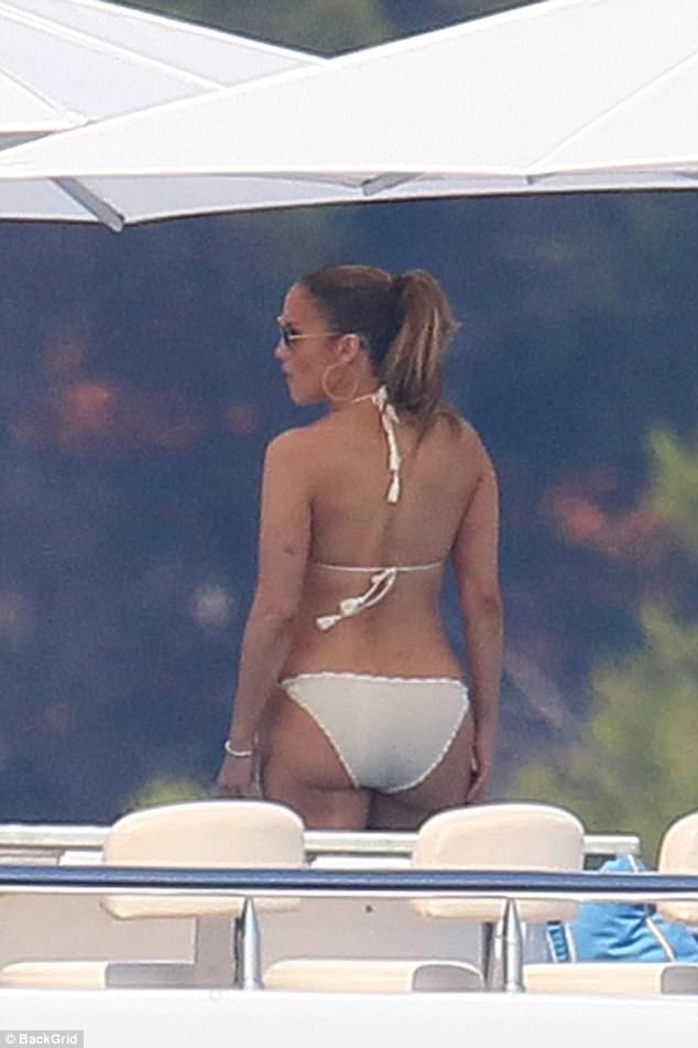 Jennifer Lopez Flaunts Figure In Crotchet Swimwsear.