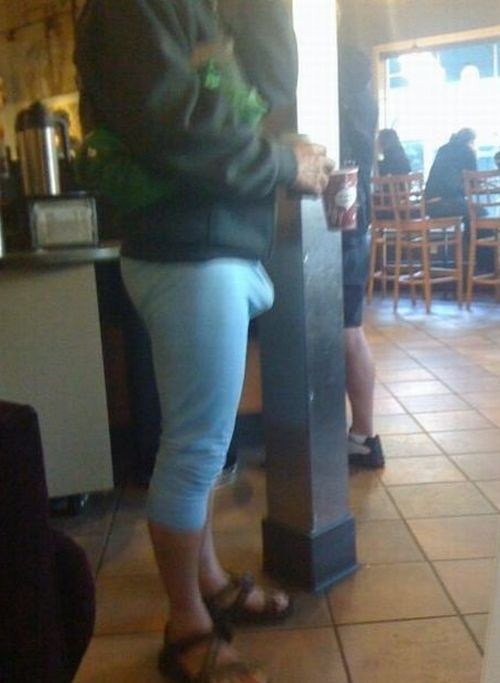 девушка заметила. марио гетце на яхте. знаменитости в неловких ситуациях женщины. стояк у девушки. марио гетце на яхте.