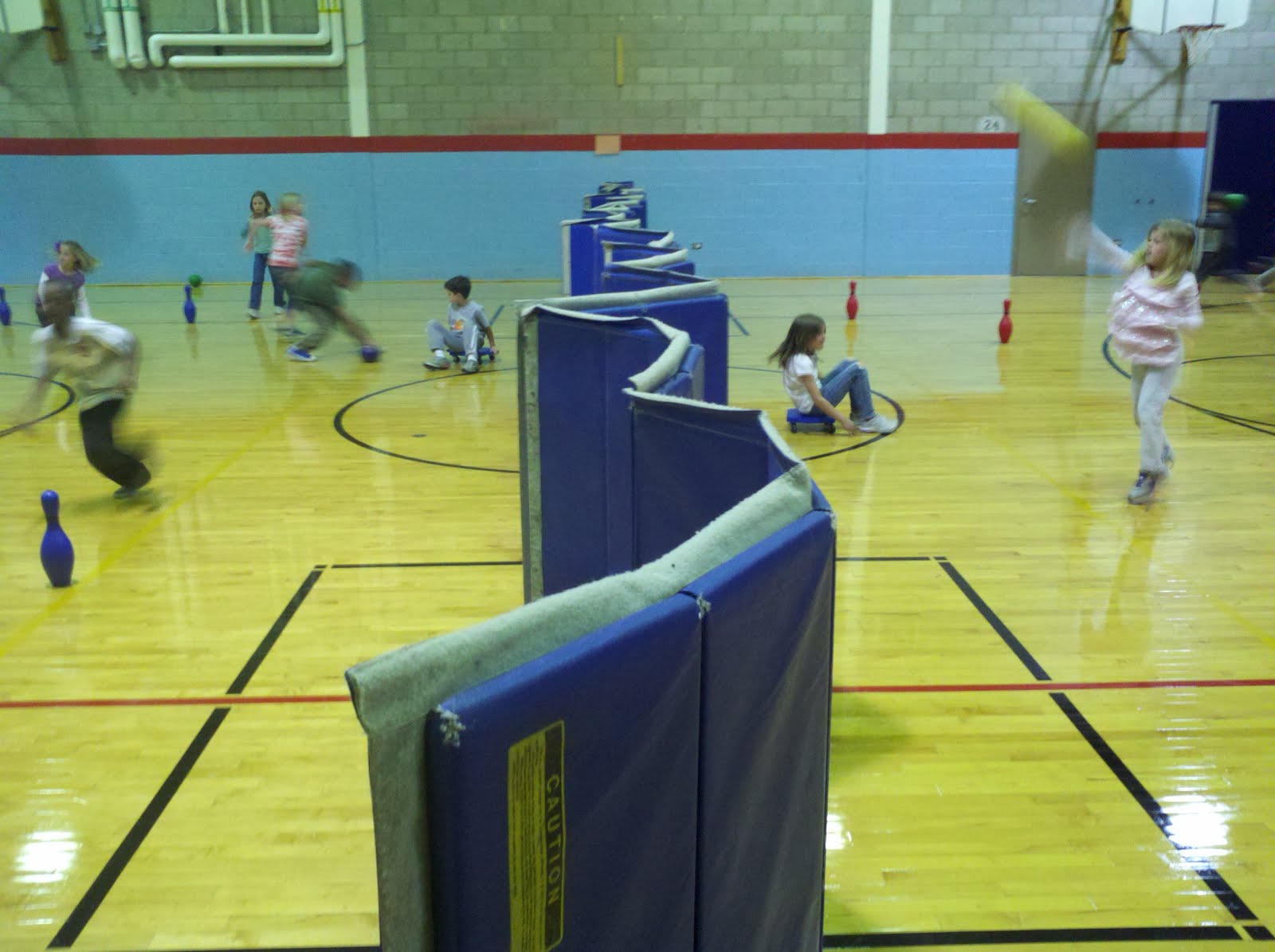 Mr. Lau's Physical Education Class K2 Overhand and Underhand throwing