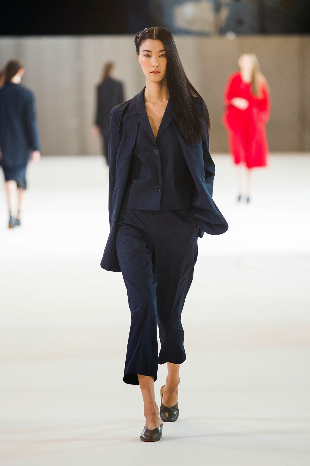 Fashion on the Couch: Christophe Lemaire Spring/Summer 2015 Paris