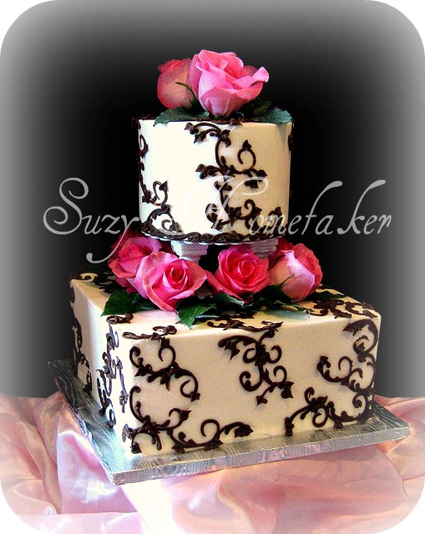 BLACK AND WHITE WEDDING CAKES Posted by Suzy Homefaker at 1 06 2012 