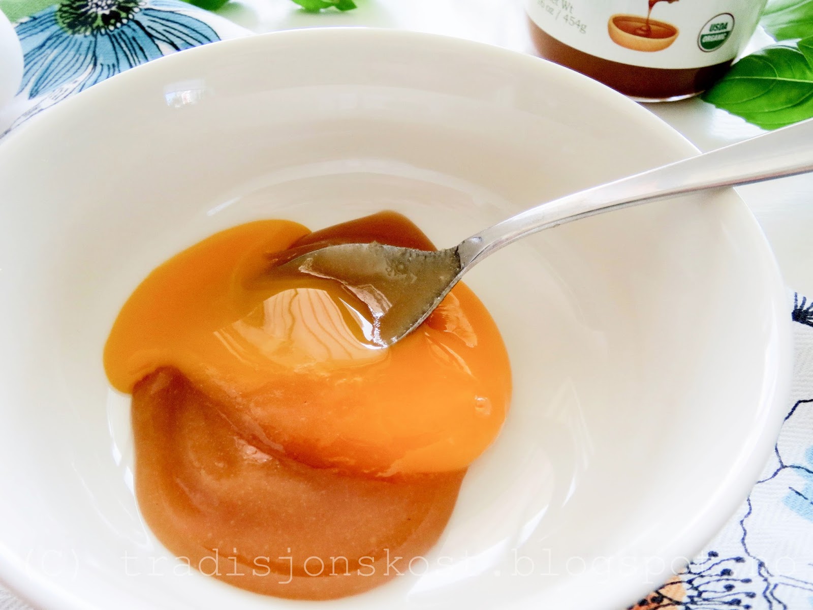 Tradisjonskost Huevo Con Miel Rå Eggeplomme med Kaldslynget Honning!