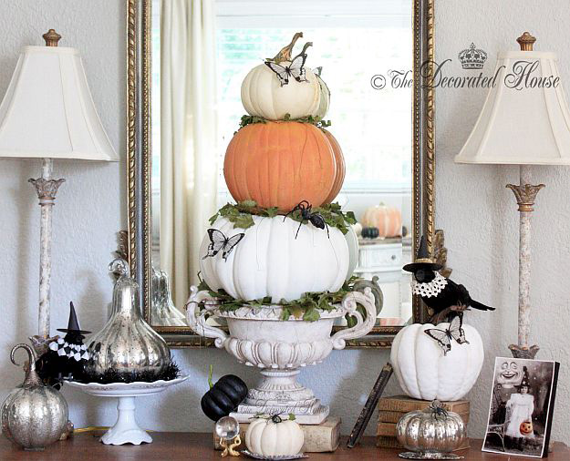 Elegant Black and White Halloween Decor ll The Decorated House Blog
