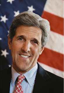John Kerry - Banderas de nuestros padres, de J. Bradley y Ron Powers.  Sin desanimarse Coraje, de Stephen Ambrose.