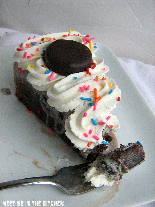 Meet Me in the Kitchen Mint Brownie Ice Cream Pizza Pie