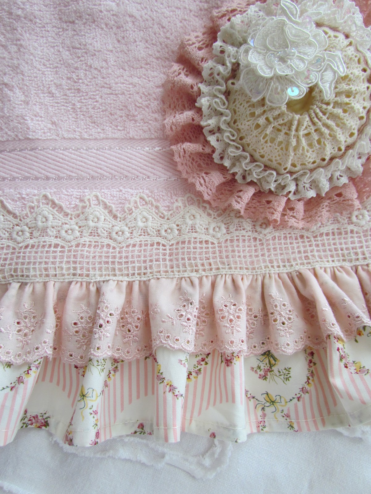 Angela Lace Guest Towels