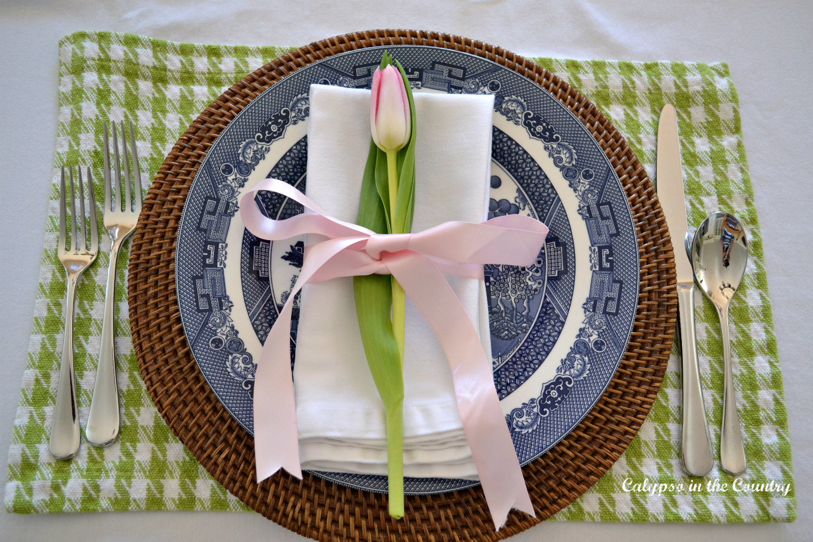 Pink Tulip on blue and green place setting