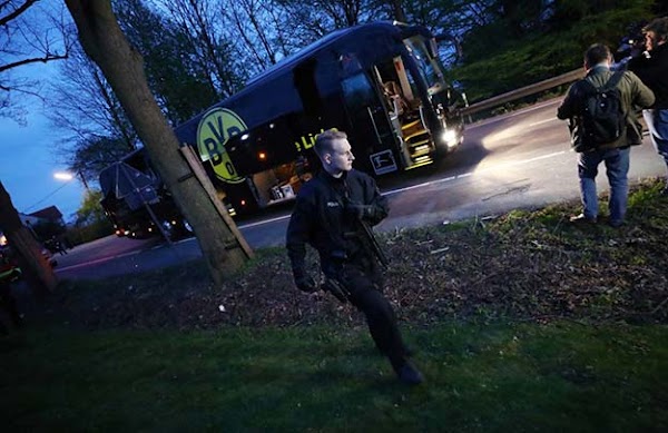 Atentado autobús del Borussia Dortmund, Bartra herido Atentado autobús del Borussia Dortmund, Bartra herido