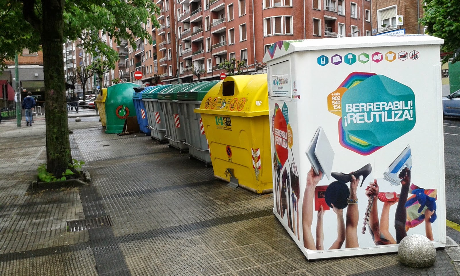 en Barakaldo contenedores para ropa y objetos que se pueden reutilizar