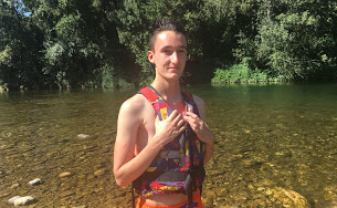 Julien Foulgot de Sens en vacances dans le sud avec Philippe Le Bras aout 2018 a roquebrun