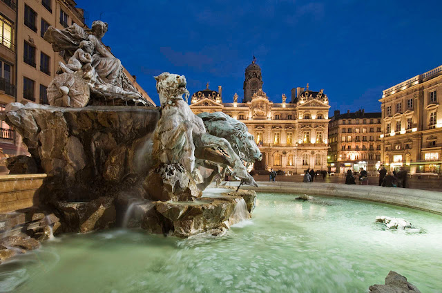 Place des Terreaux fontaine bartholdi