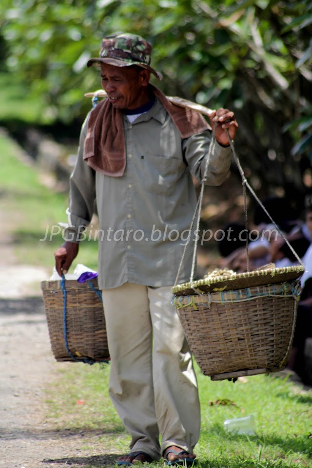 Penjual Kacang Keliling