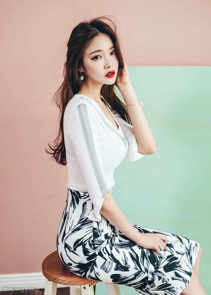 Beautiful Park Jung Yoon in the April 2017 fashion photo album (629 photos) photo 18-11