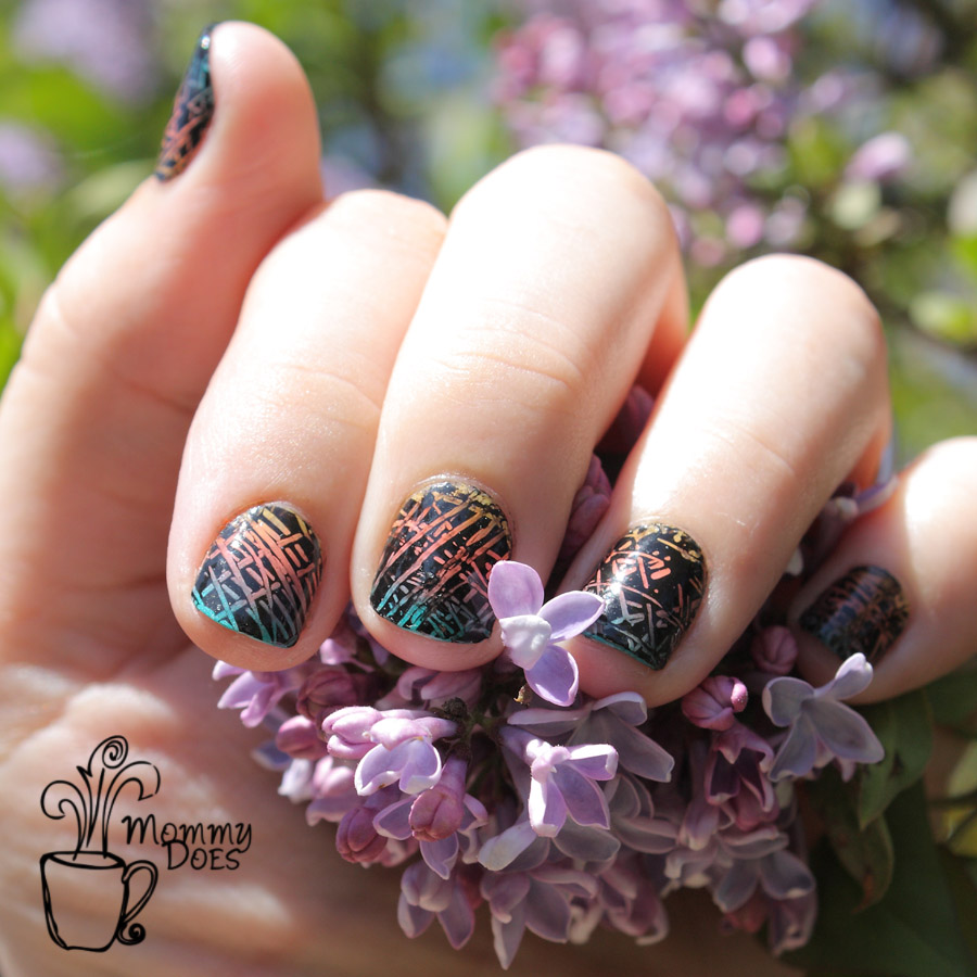 Mommy Does Her Nails