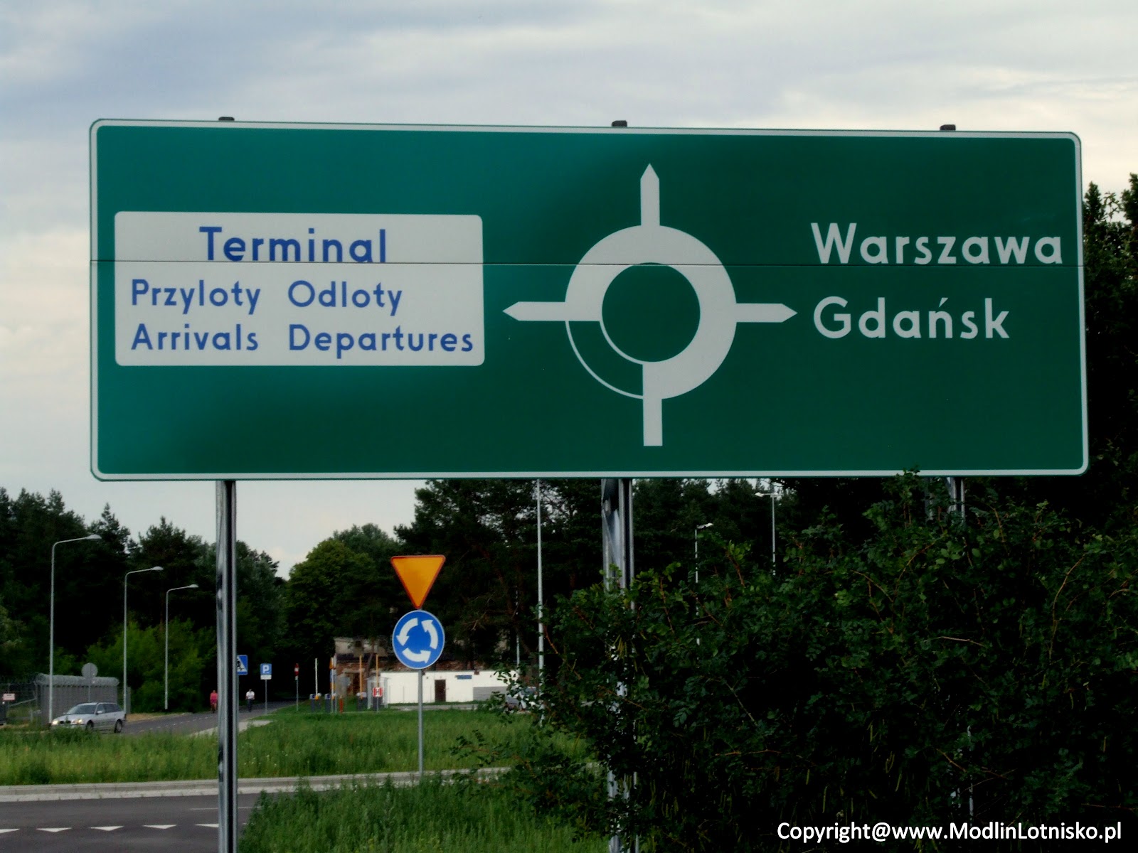 LOTNISKO WARSZAWA MODLIN MODLIN AIRPORT TAXI PARKING HOTEL RENT A