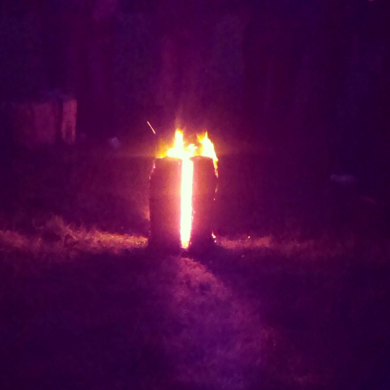 9pm - fire in a log