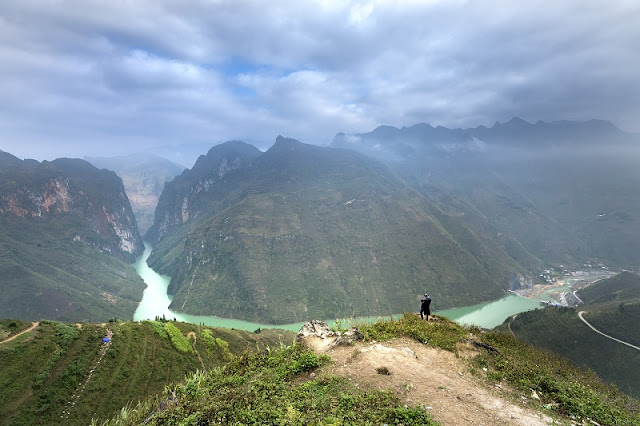 Spectacular scenery from Ma Pi Leng Pass 1