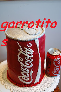 tarta con forma de lata de cocacola