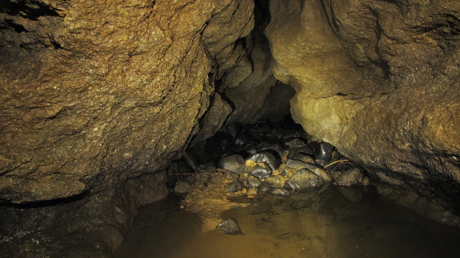 CUEVA MENONITAS NORTH COSTA RICA ADAM HAYDOCK