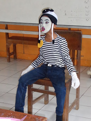 Materi pengajaran pantomime - SD Negeri 3 Srobyong
