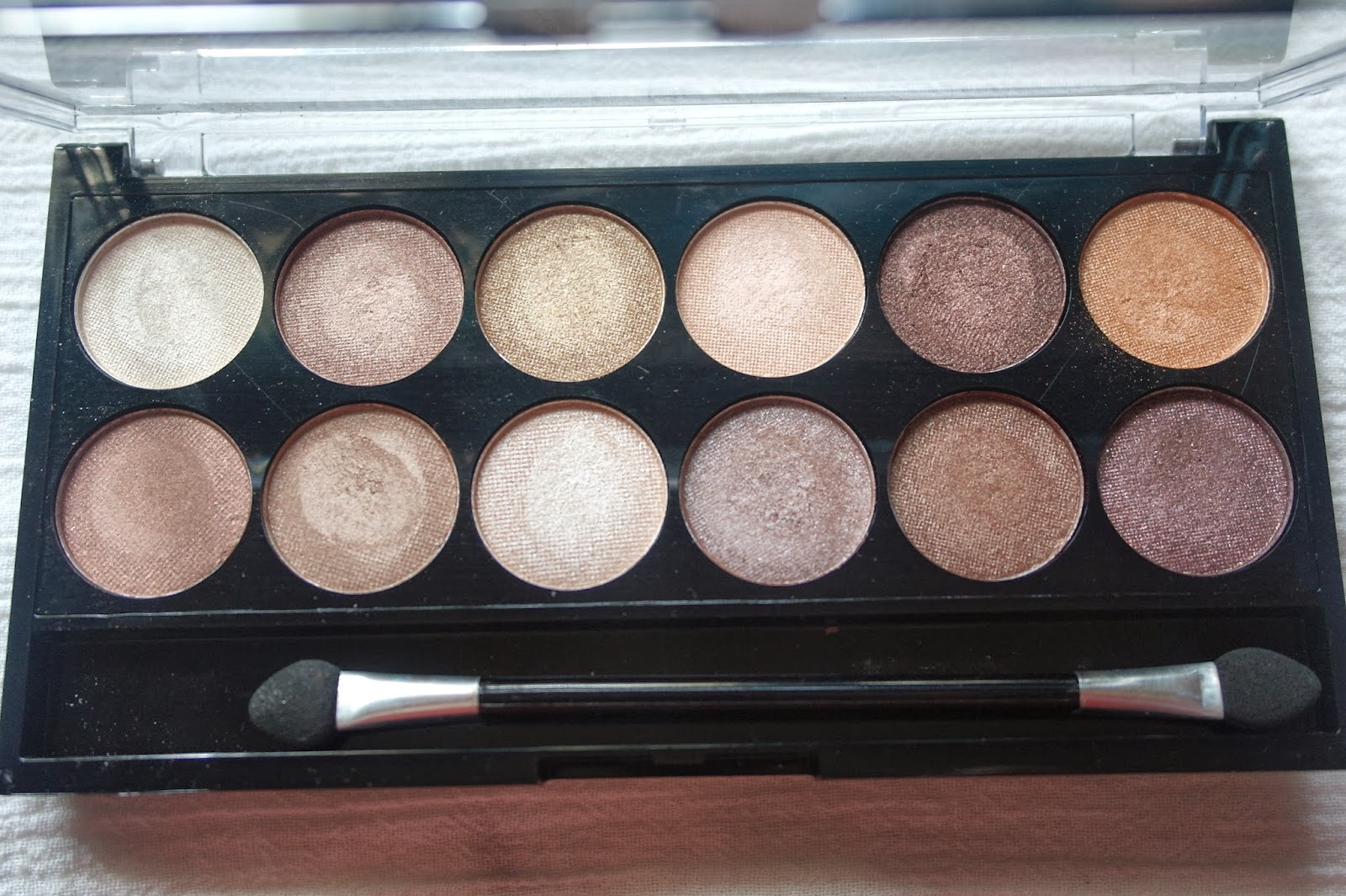 MUA Heaven & earth Eyeshadow Palette Review and Swatches- MUA Heaven & Earth swatches under natural light