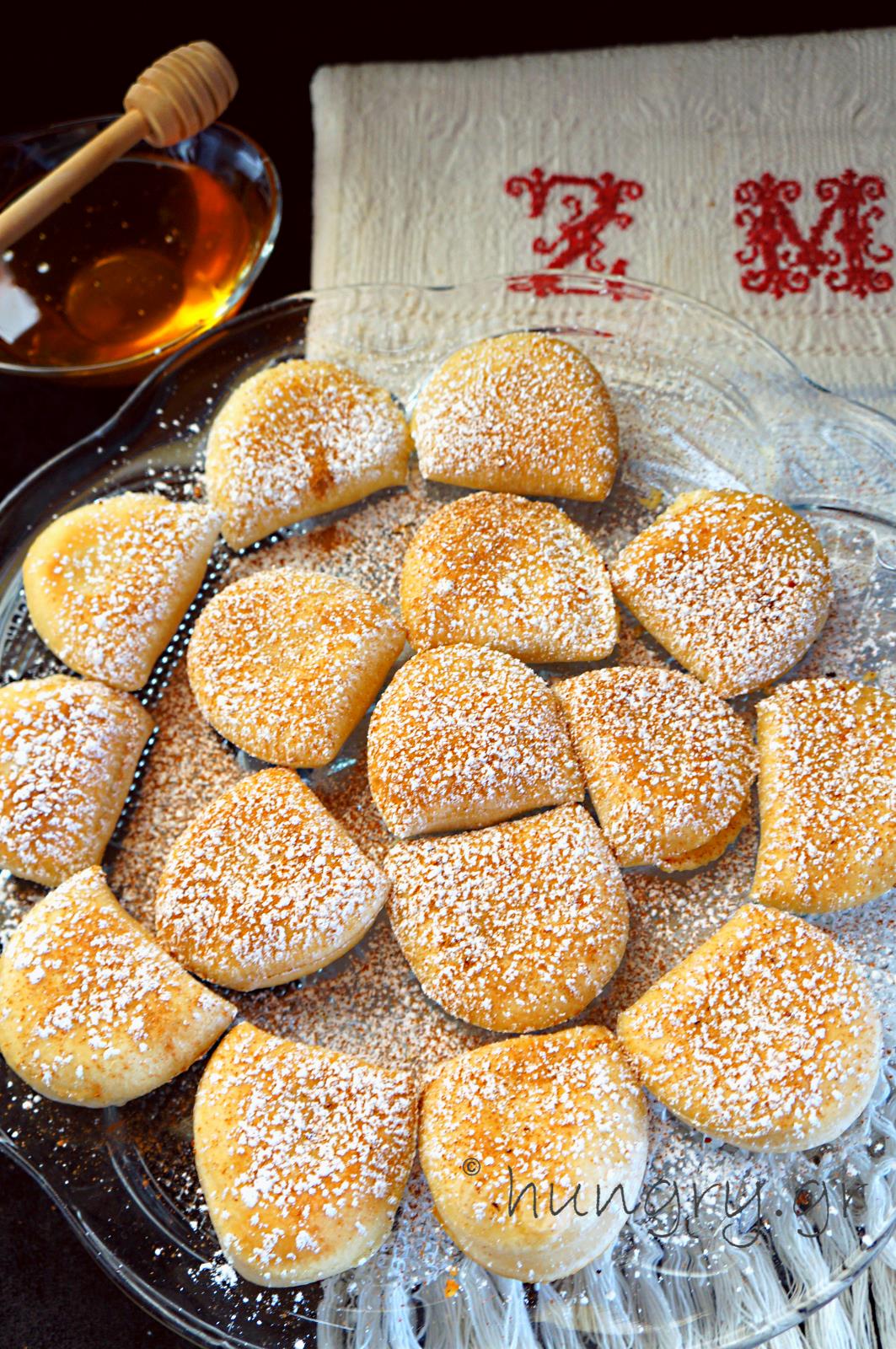 Kitchen Stories: Cretan Sweet Cheese Mini Pies/ Kalitsounia-DIY