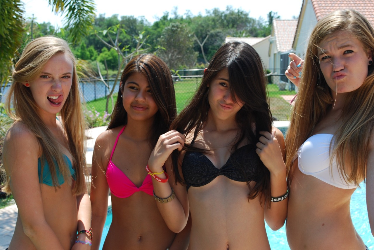 Bikini Group Teens 112