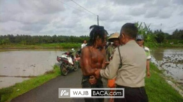Ngakak!, Warga Laporkan Adanya Temuan Mayat Disawah, Saat Dievakuasi Tiba-tiba `Mayat` Bangun, Ternyata Orang Gila Ngakak!, Warga Laporkan Adanya Temuan Mayat Disawah, Saat Dievakuasi Tiba-tiba `Mayat` Bangun, Ternyata Orang Gila