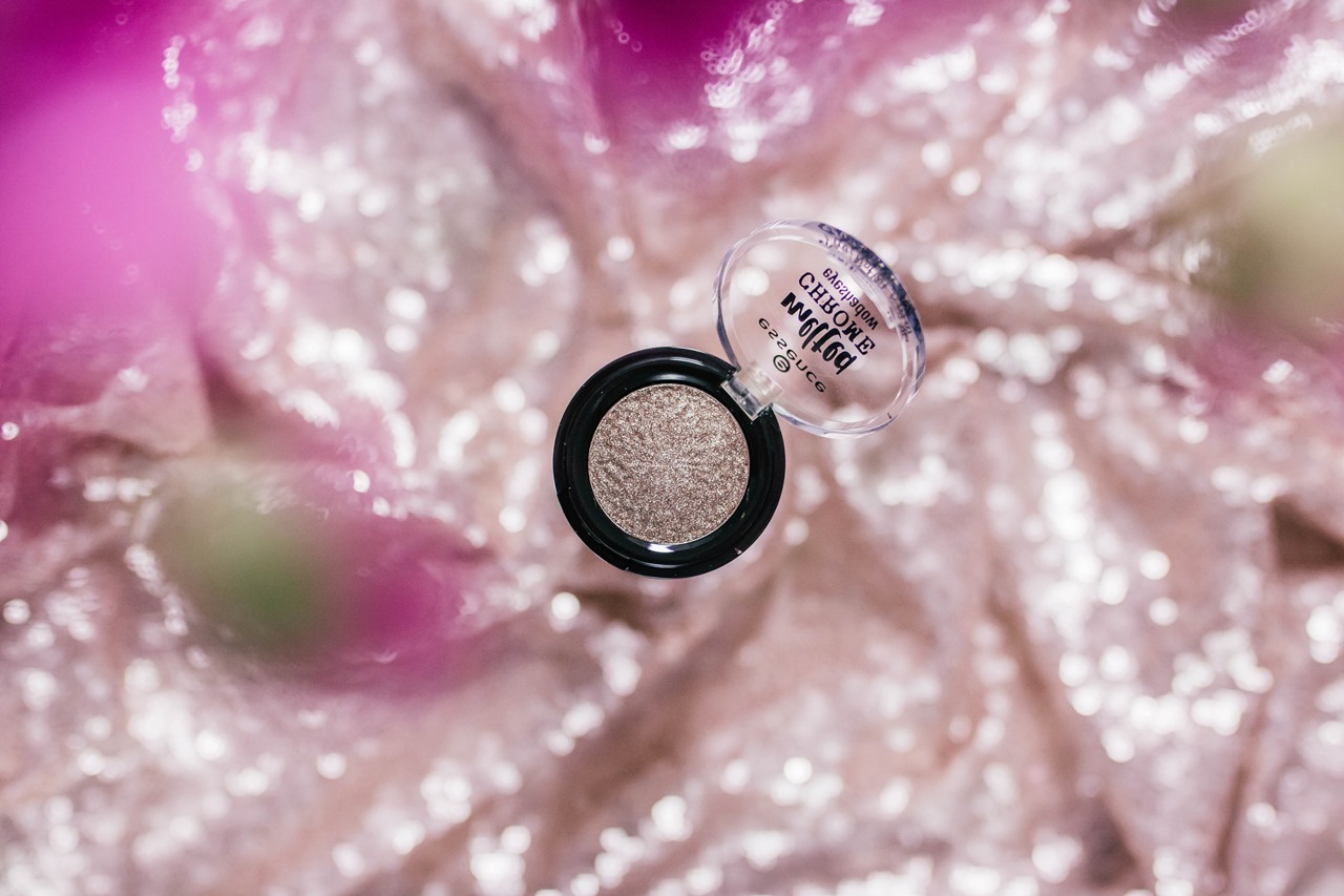 Essence Melted Chrome Eyeshadow - 02 - Ironic Essence Melted Chrome Eyeshadow - 02 - Ironic