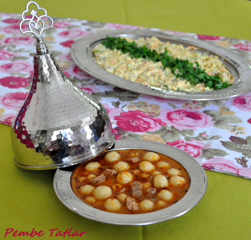 Pembe Tatlar Etli Nohutlu Topalak Çorbası