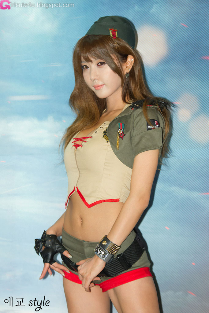 xxx nude girls: Heo Yoon Mi at Korea Autocamping Show 2012