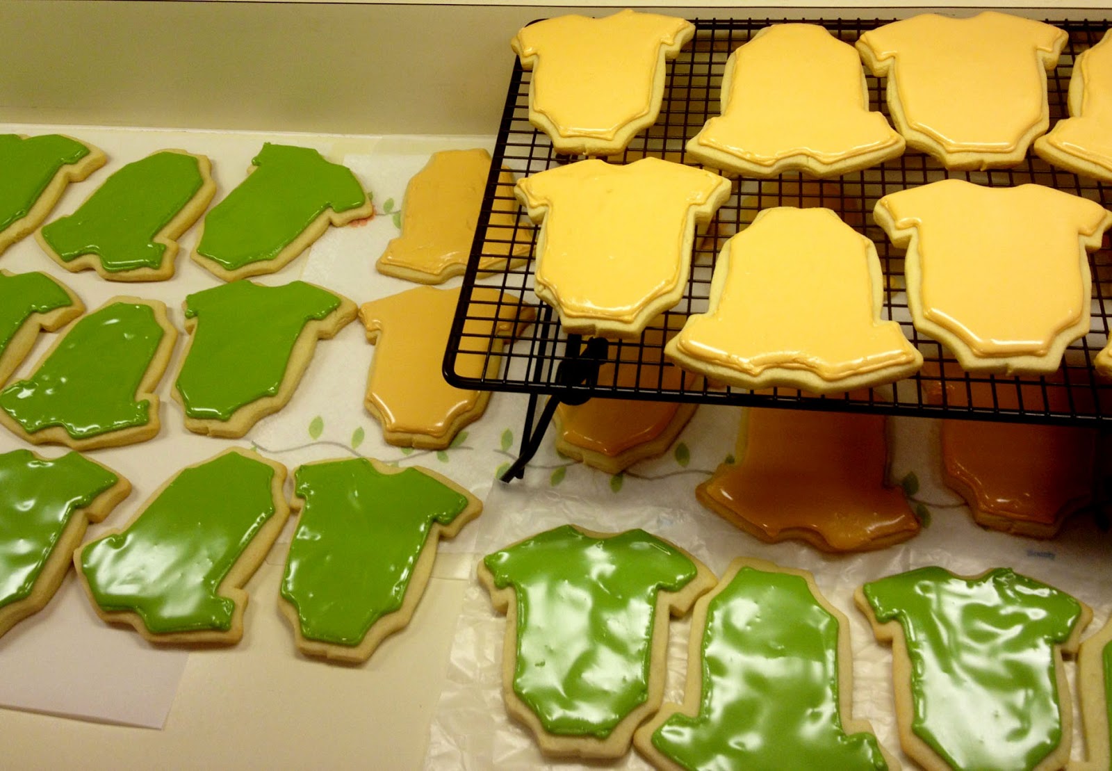 Cake and Jewelry Glaze icing / freezing decorated sugar cookies