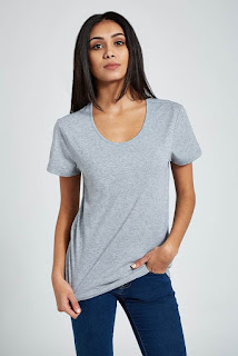 Salah Satu Contoh U-Neck T-shirt Wanita