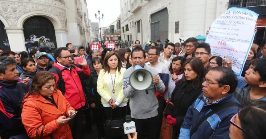 DAN ULTIMÁTUM: Maestros en huelga amenazan con radicalizar medida de fuerza DAN ULTIMÁTUM: Maestros en huelga amenazan con radicalizar medida de fuerza