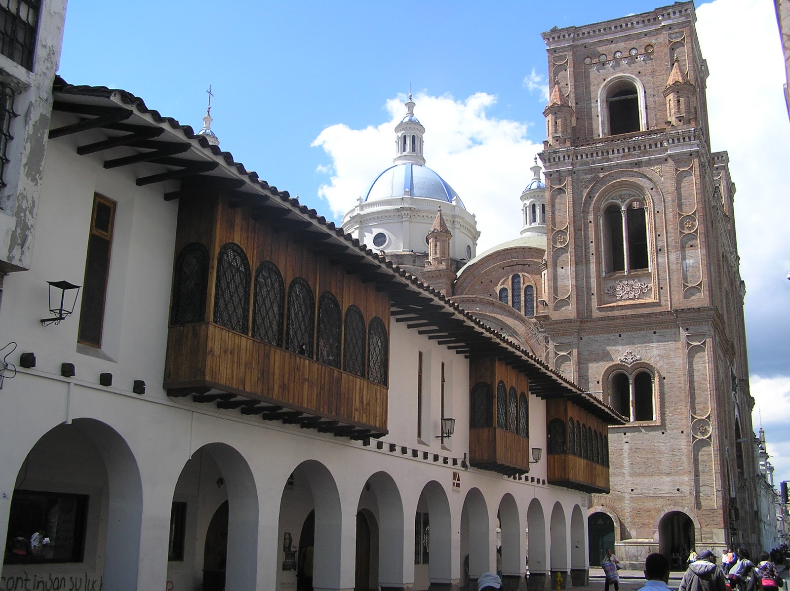 ATERRIZANDO EN ECUADOR: CUENCA, UNA CIUDAD IMPRESCINDIBLE