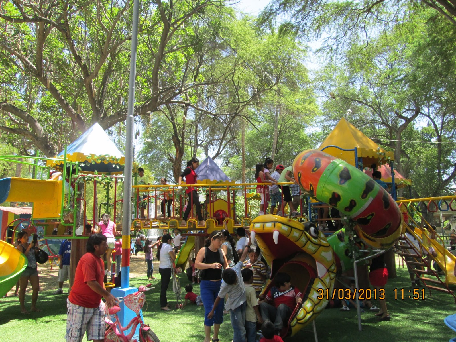EL CORRESPONSAL: POR FIN UN PARQUE INFANTIL PÚBLICO EN PIURA.