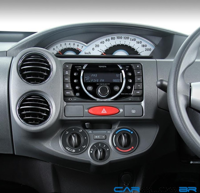 Toyota Etios 2013 - interior