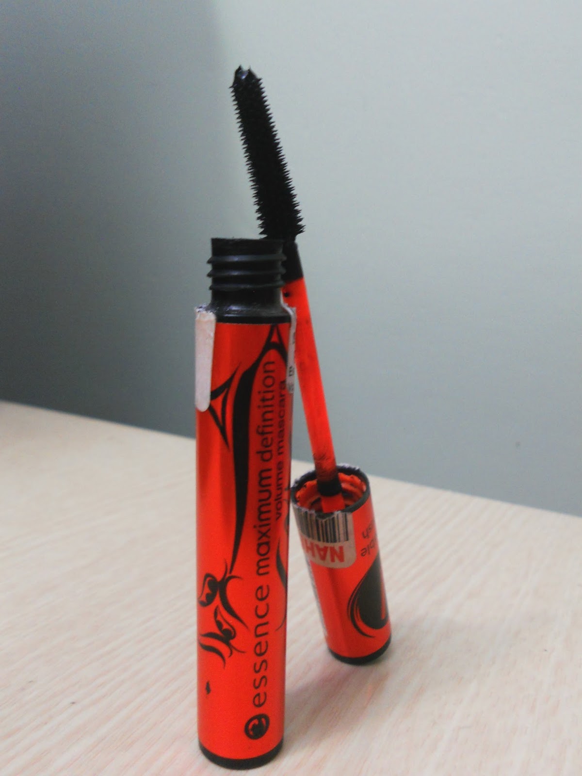 REVIEW Essence Maximum Definition Volume Mascara Ana's Journal