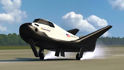 gambar kapal angkasa Dream Chaser sedang mendarat di atas landasan