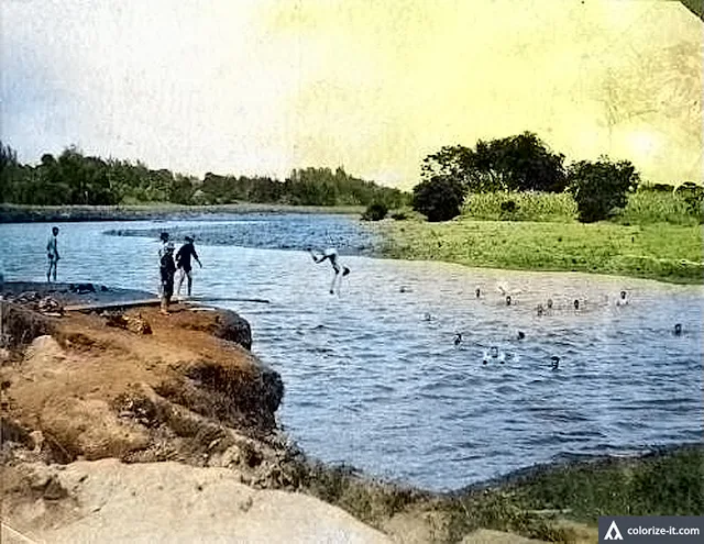 US Volunteers soldiers swimming in a river "possibly" in Batangas.  Image Source:  The Sandra Plummer Collection of the Fort Worth Library Digital Archives.