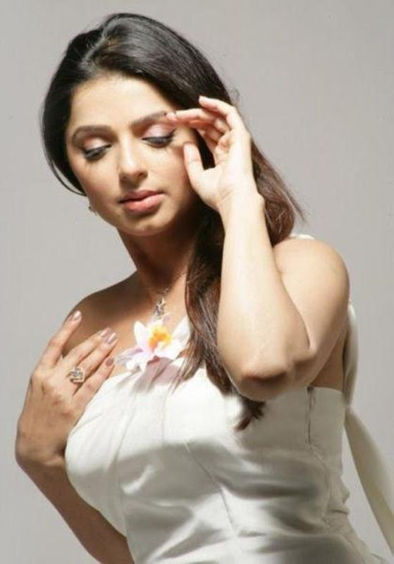 Bhumika Chawla Photoshoot glamour images