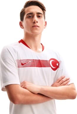 トルコ代表 2018 ユニフォーム-アウェイ