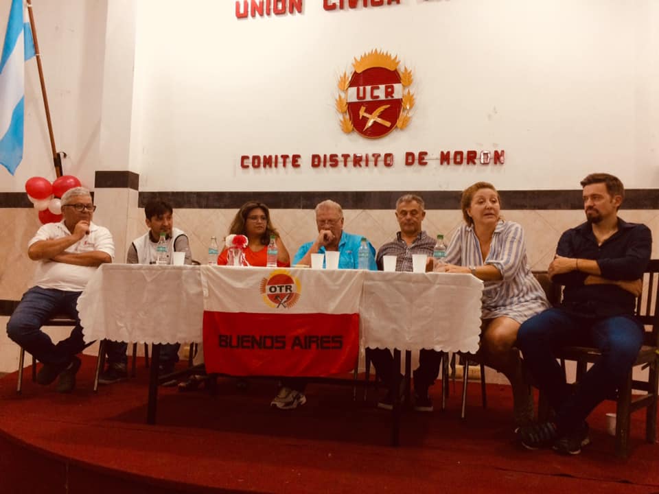 Morón. La Organización de Trabajadores Radicales Bonaerense homenajeó a Crisólogo Larralde: «Nos fuimos yendo al Carajo…», reconoció el ex Diputado Luis «Changui» Cáceres.