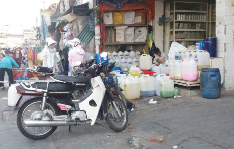 Cho 'tu than' ton tai hon 50 nam giua long Sai Gon - Anh 3