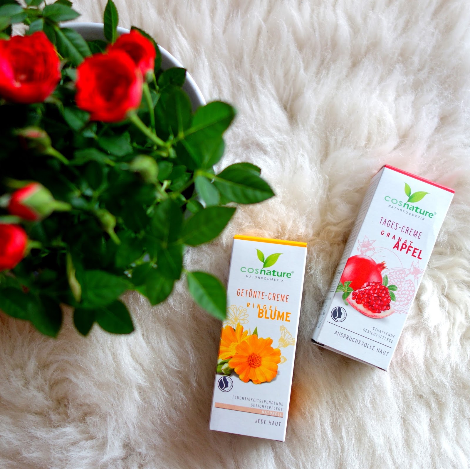 COSNATURE : Naturalny, nawilżający, lekko koloryzujący krem z nagietkiem.