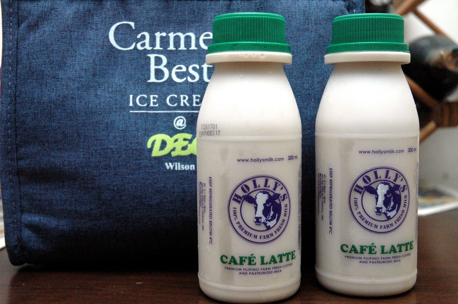 DUDE FOR FOOD Holly's Cafe Latte Coffee with FarmFresh Goodness in a