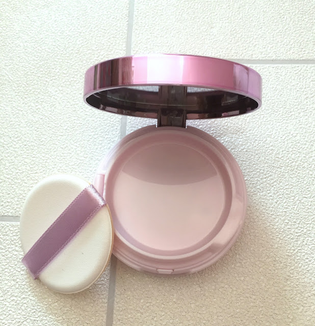 L'Oreal Nude Magique Foundation Review 
